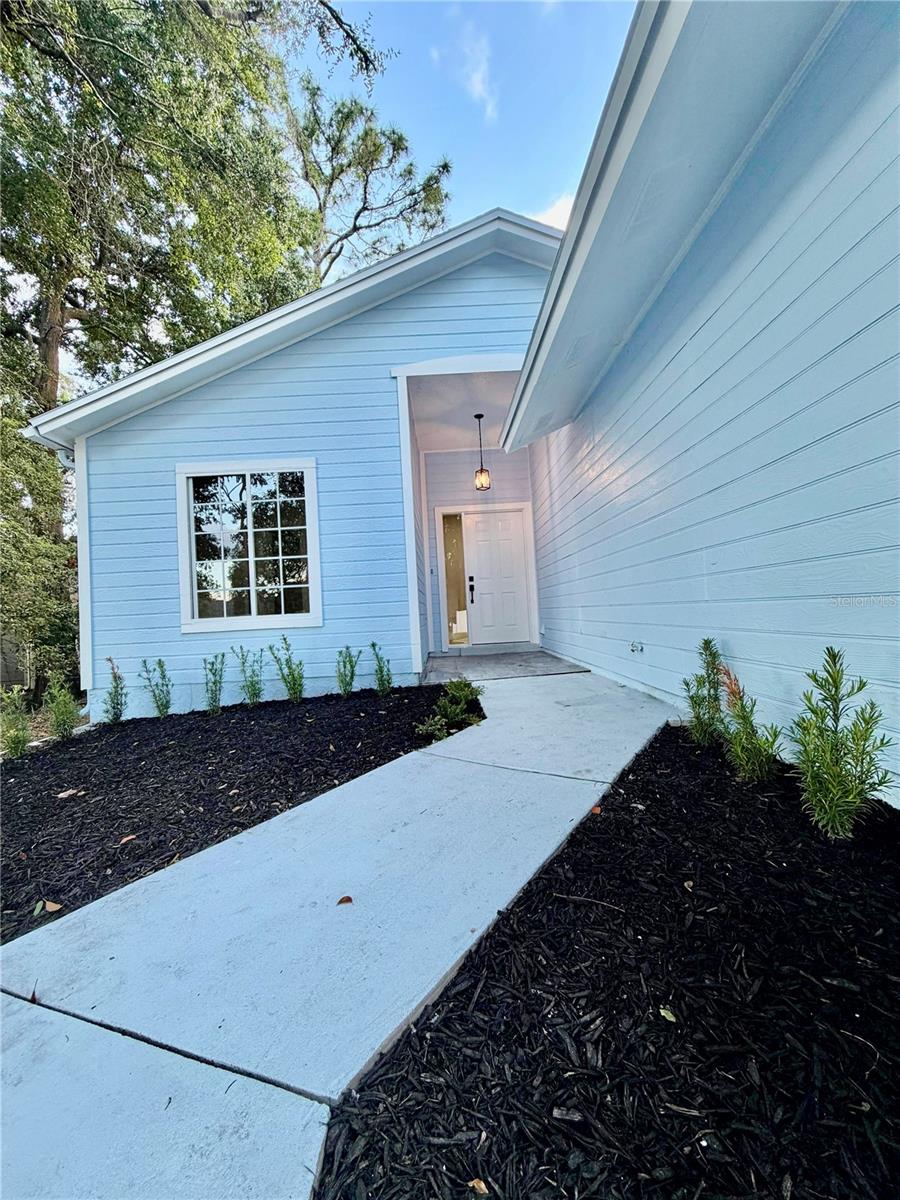 554 PORTLAND CIRCLE
