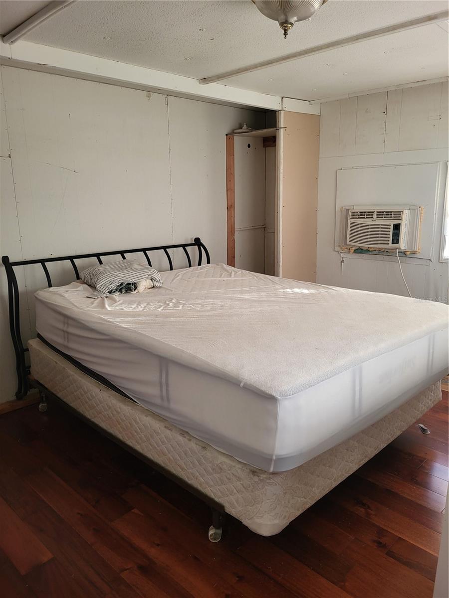 HOLIDAY VILLAGE CO-OP M/H UNREC - Residential