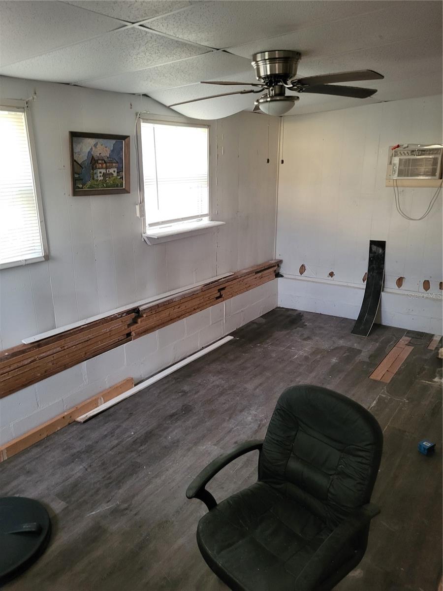 HOLIDAY VILLAGE CO-OP M/H UNREC - Residential