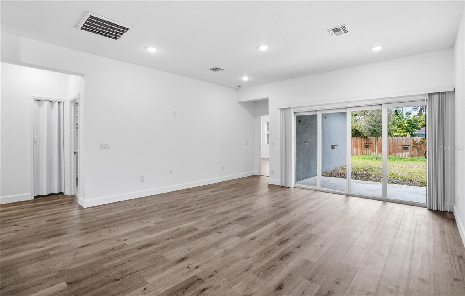 CHAMBERS 1ST ADD TO HOLLYWOOD - Residential