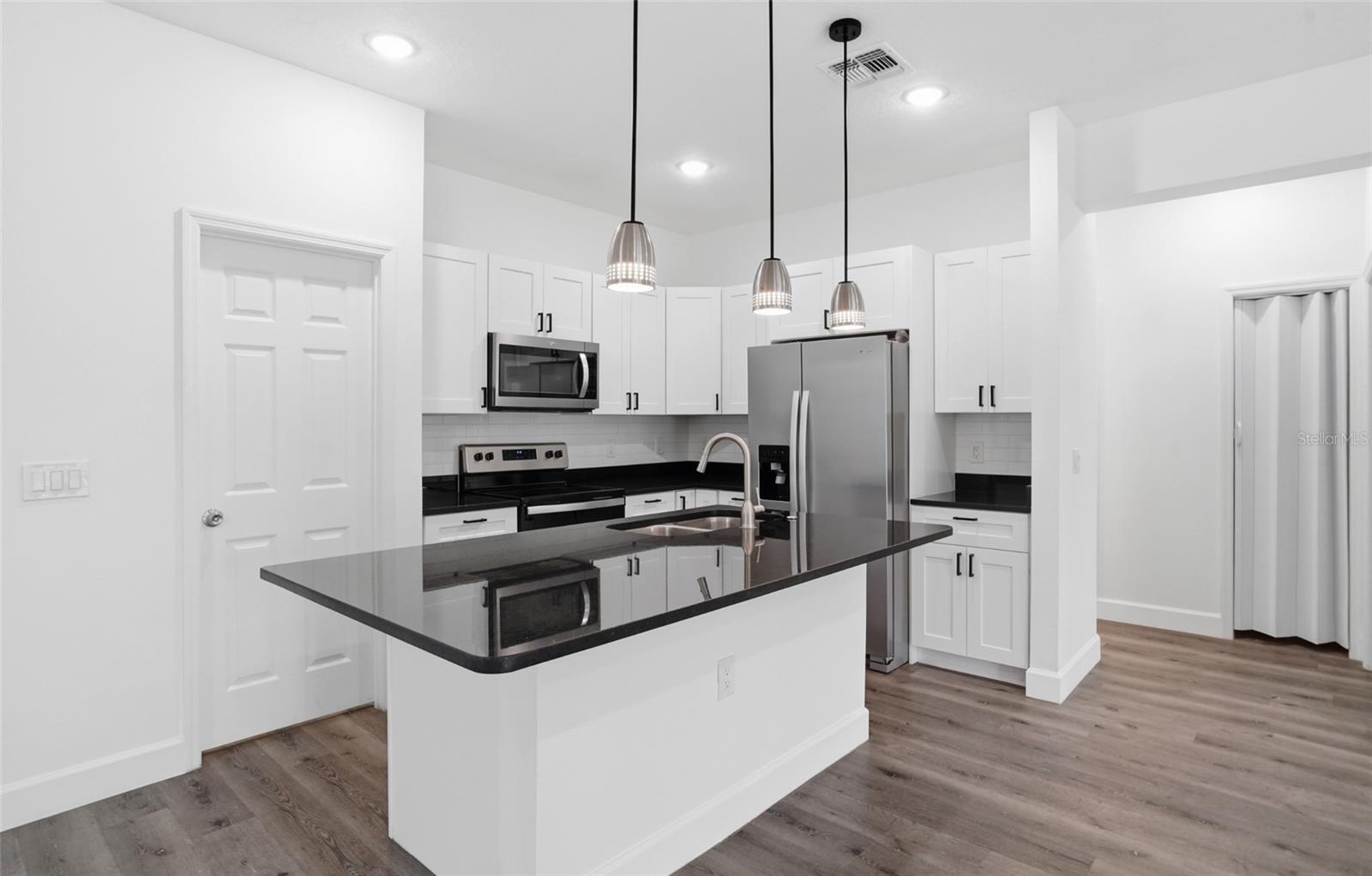 CHAMBERS 1ST ADD TO HOLLYWOOD - Residential