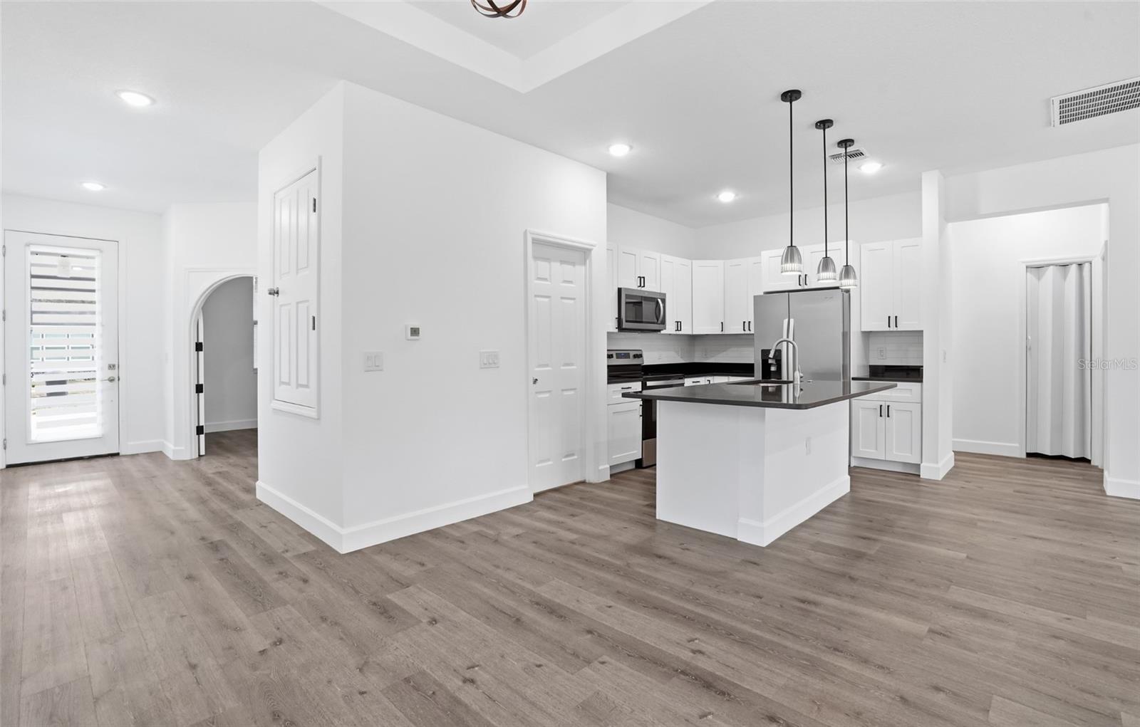 CHAMBERS 1ST ADD TO HOLLYWOOD - Residential