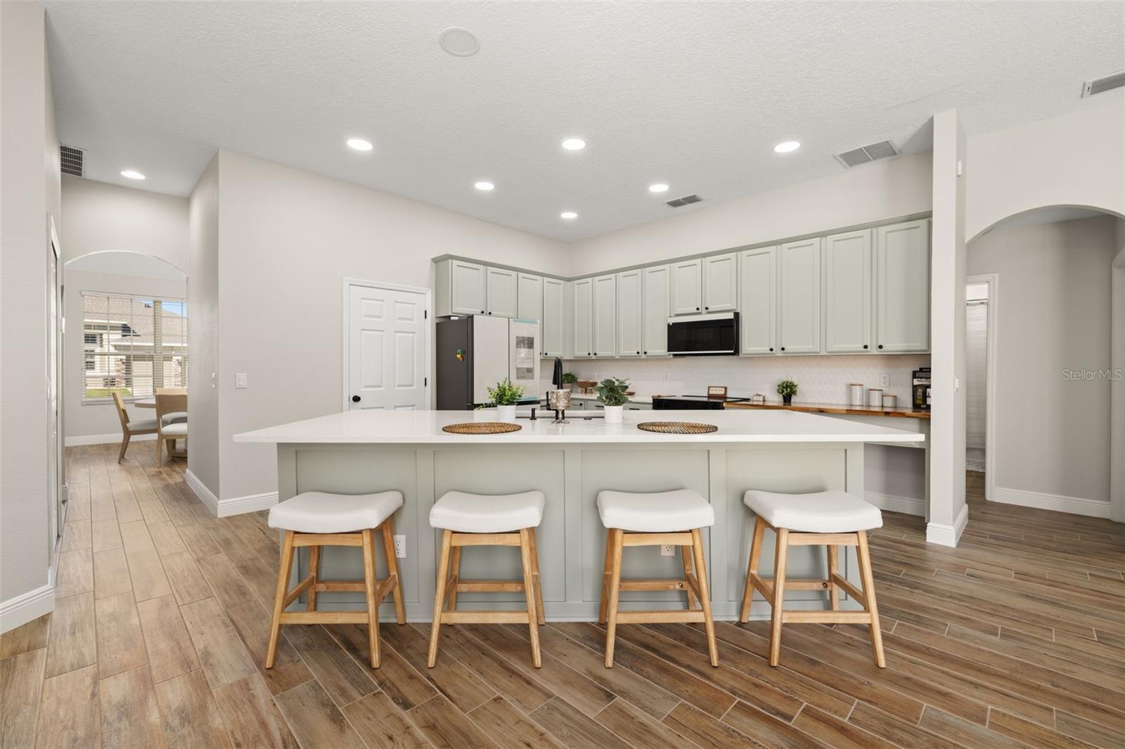 3146 TWISTED OAK LOOP