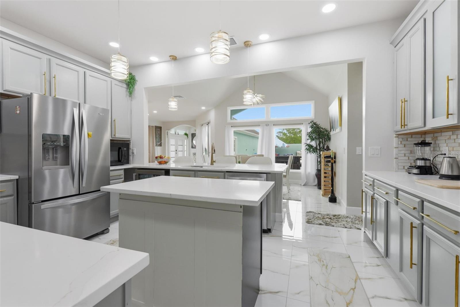 LATITUDE/DAYTONA BEACH CLOAR - Residential