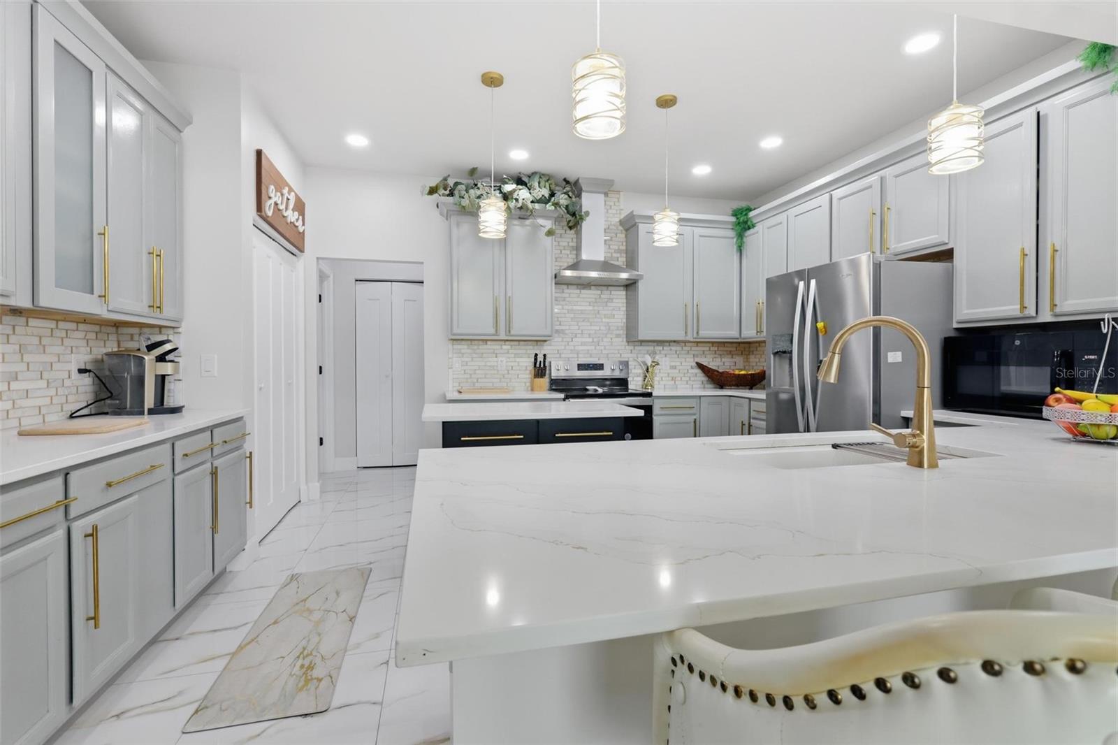 LATITUDE/DAYTONA BEACH CLOAR - Residential