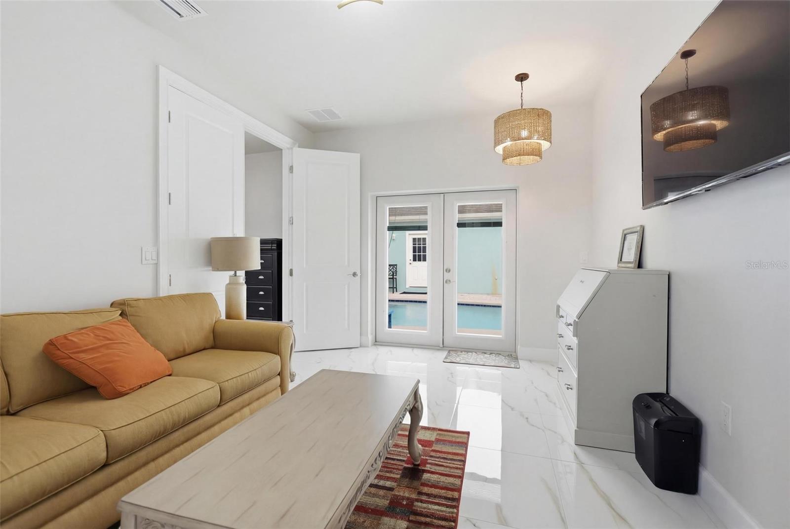 LATITUDE/DAYTONA BEACH CLOAR - Residential