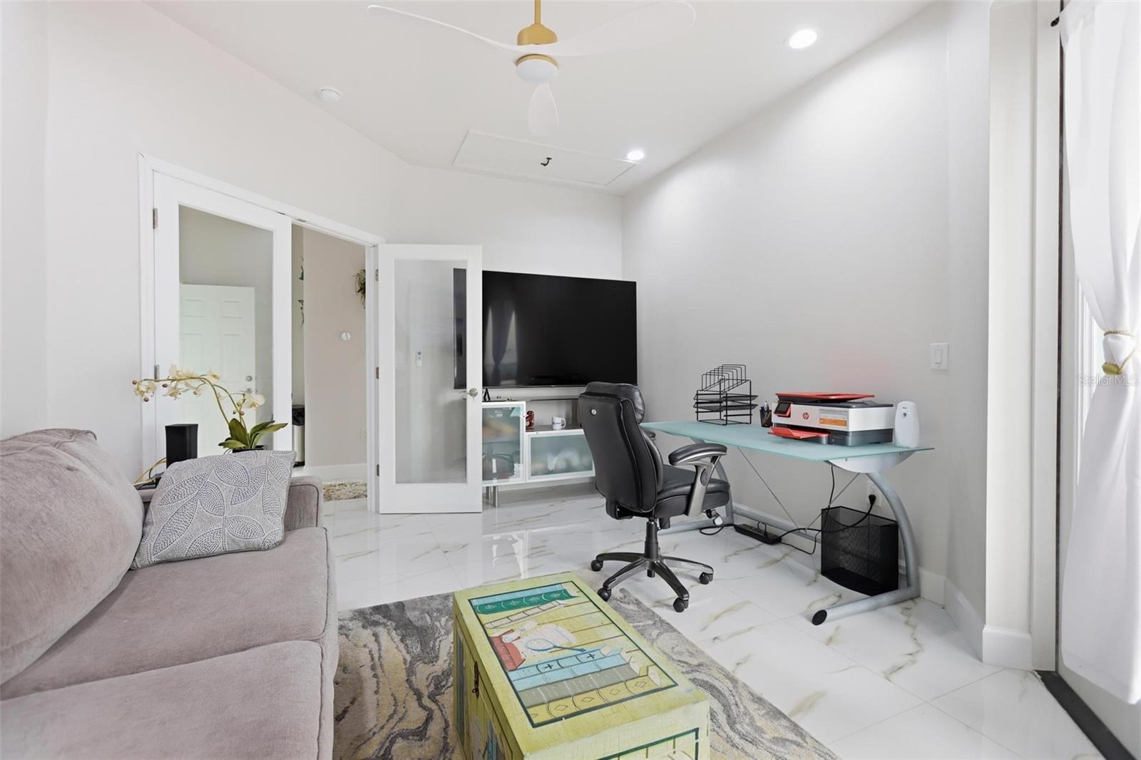 LATITUDE/DAYTONA BEACH CLOAR - Residential