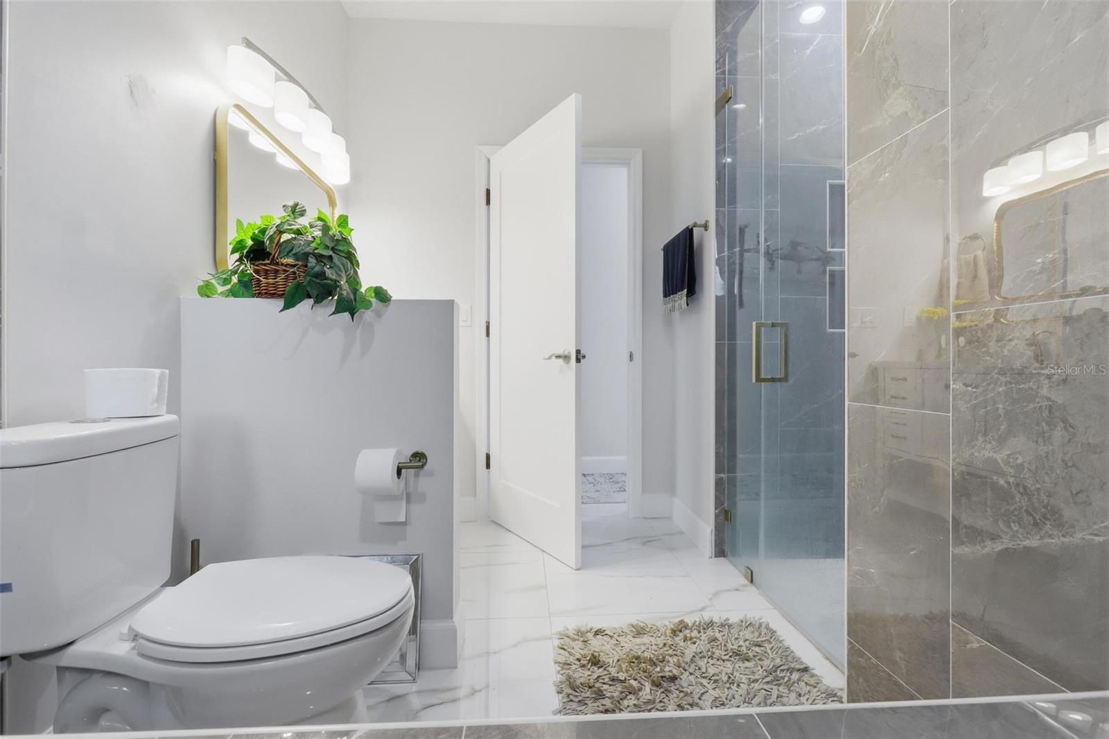 LATITUDE/DAYTONA BEACH CLOAR - Residential