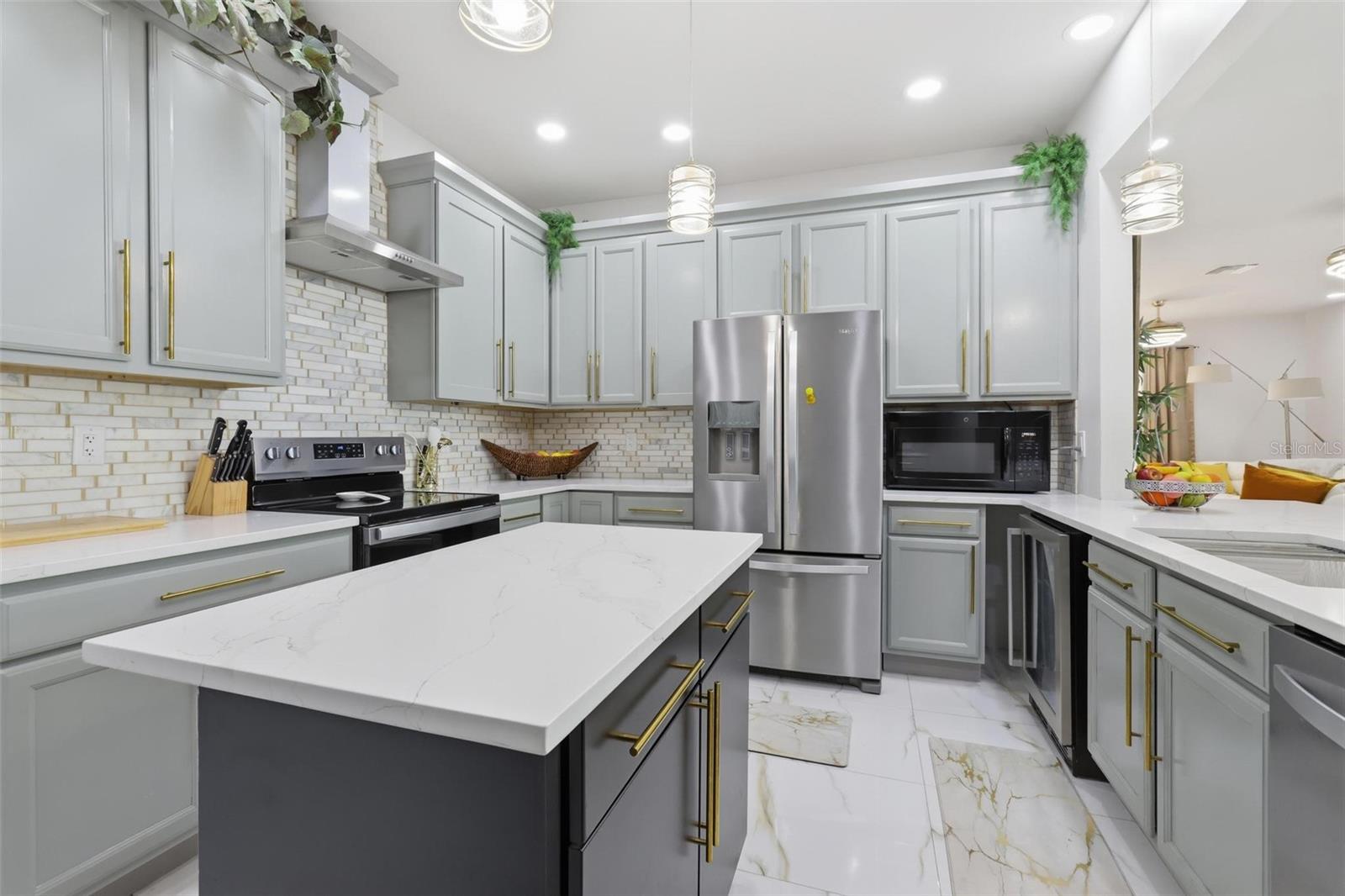 LATITUDE/DAYTONA BEACH CLOAR - Residential