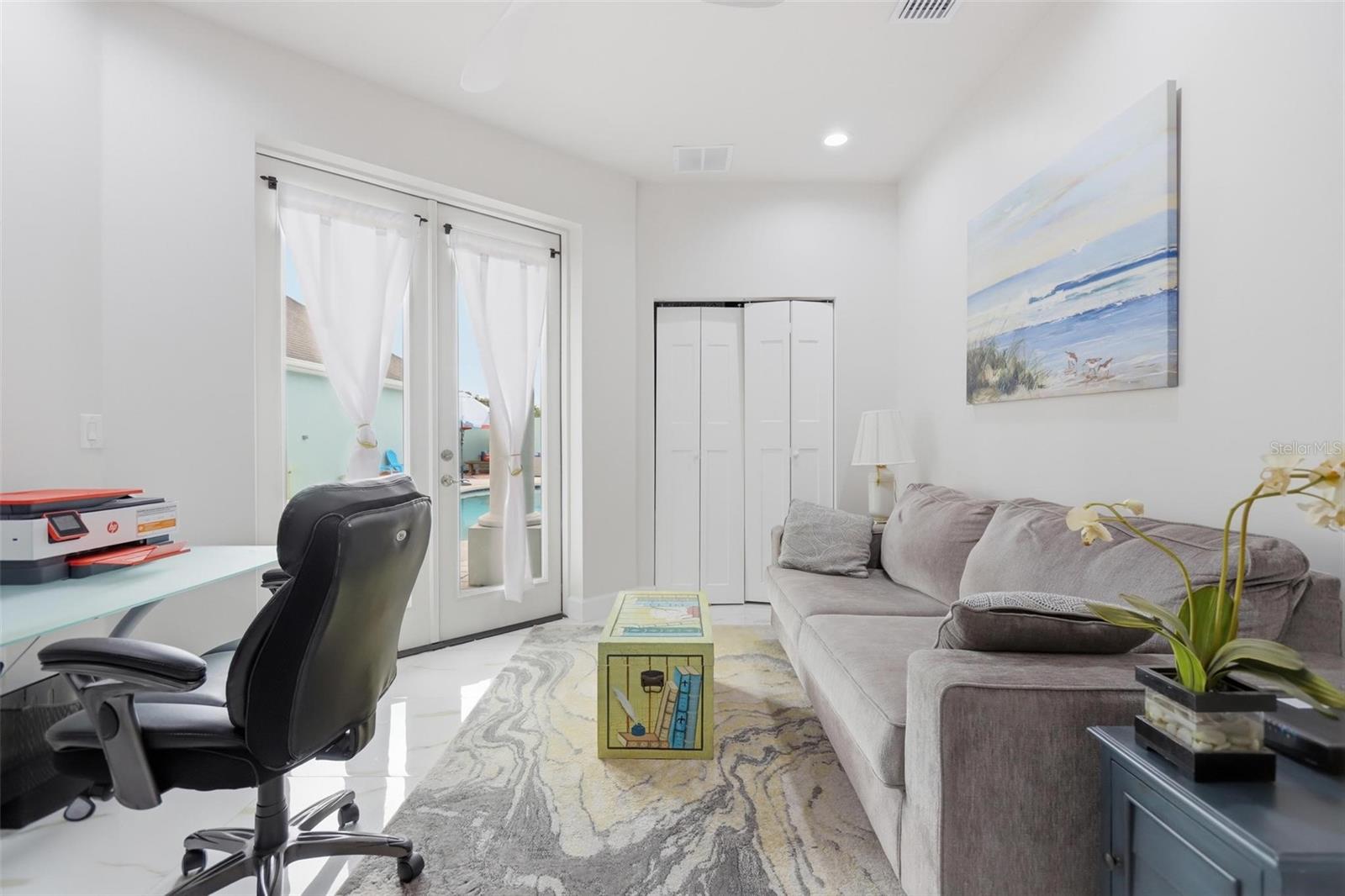 LATITUDE/DAYTONA BEACH CLOAR - Residential