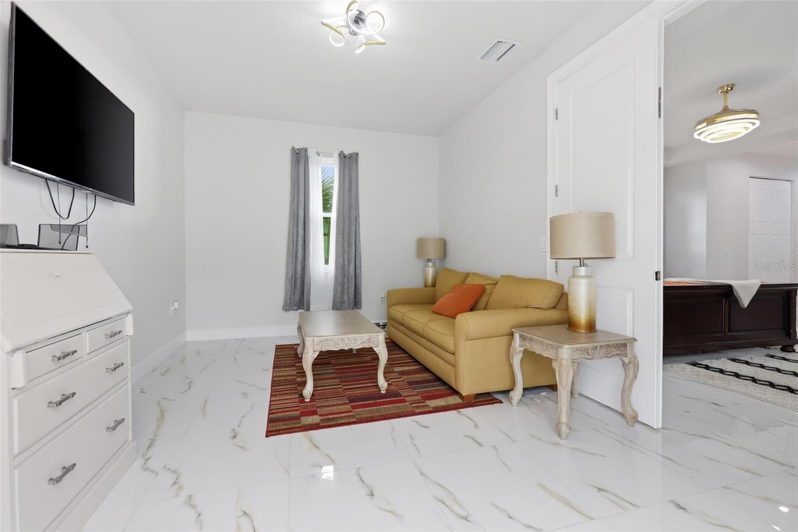 LATITUDE/DAYTONA BEACH CLOAR - Residential