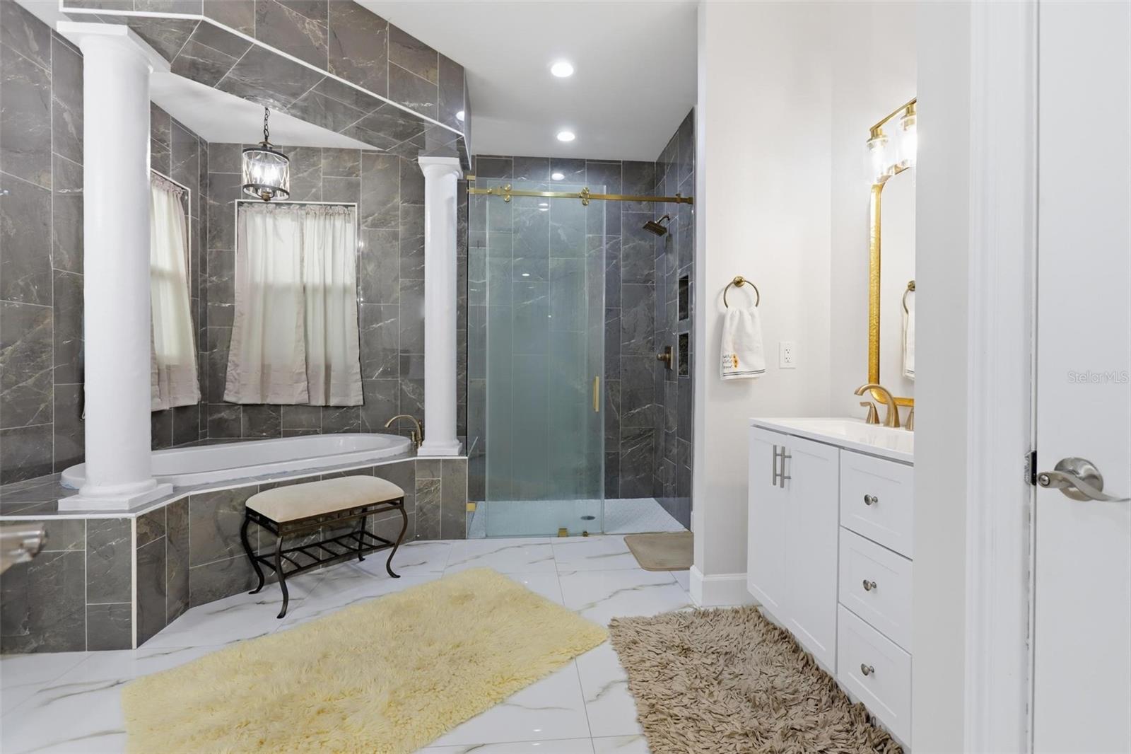 LATITUDE/DAYTONA BEACH CLOAR - Residential