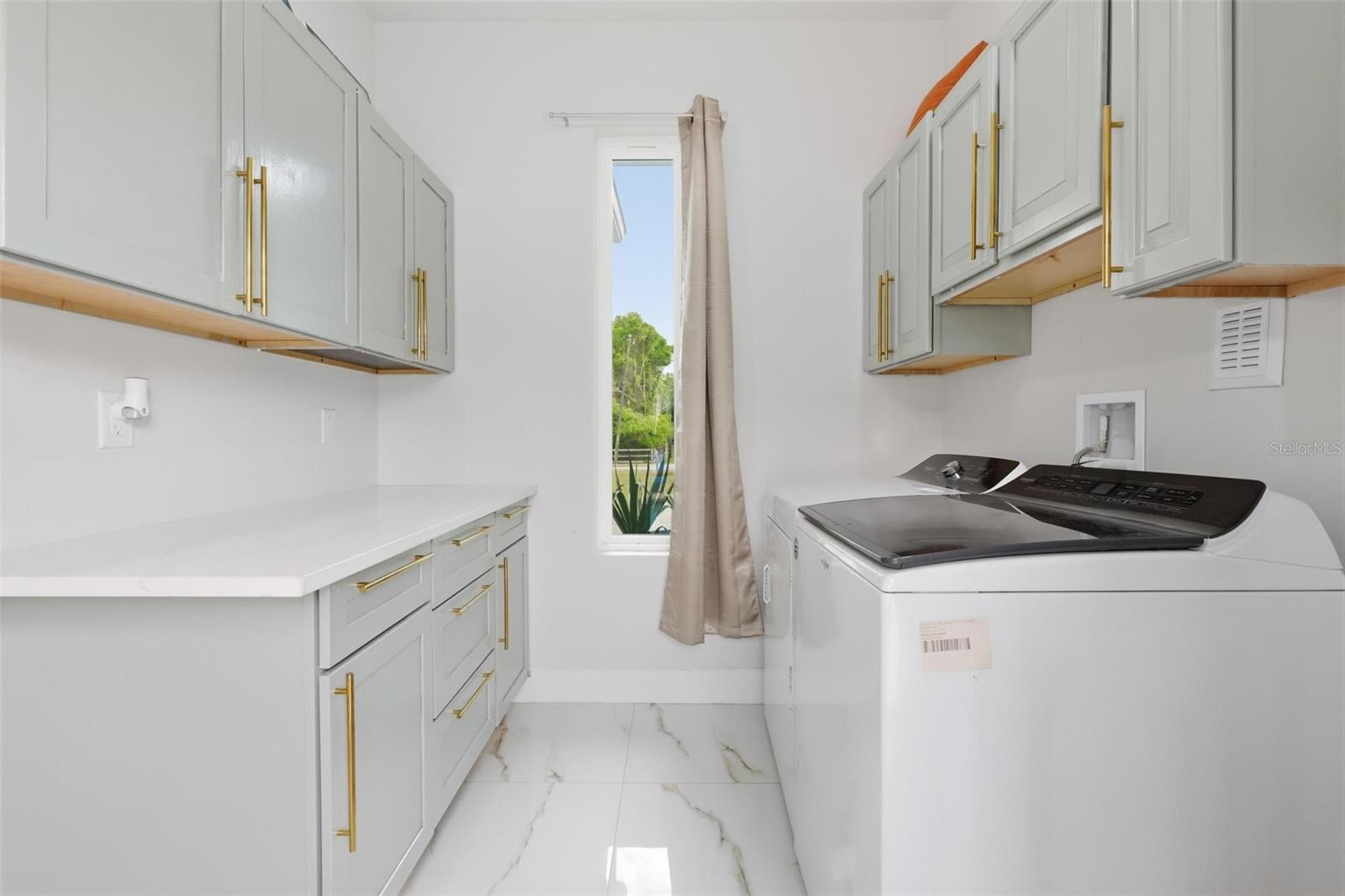 LATITUDE/DAYTONA BEACH CLOAR - Residential