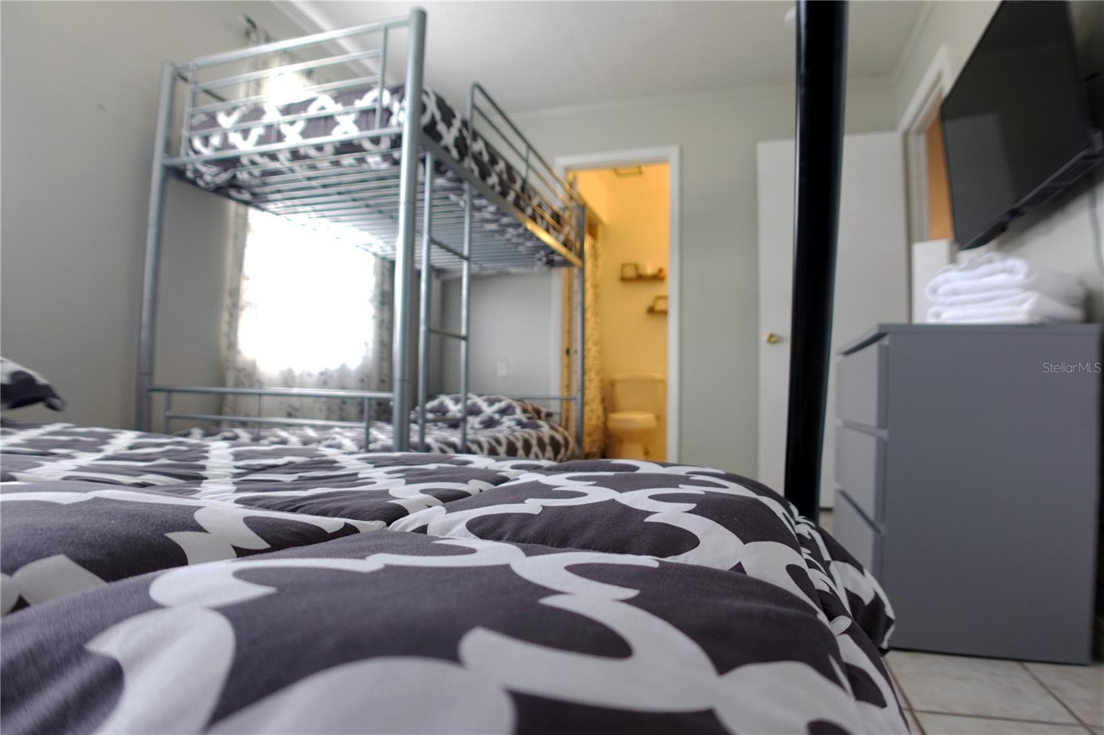 BVL UNIT 6 5TH ADD - Residential Lease