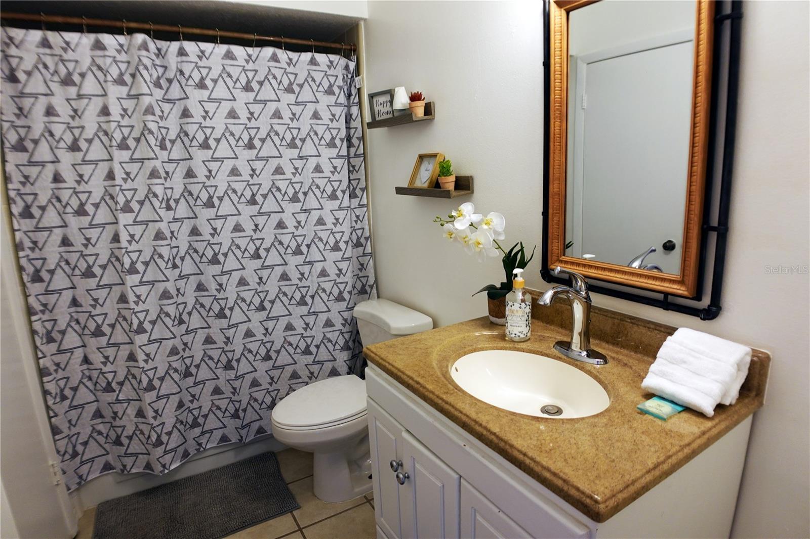 BVL UNIT 6 5TH ADD - Residential Lease