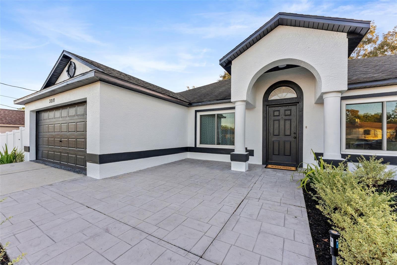 Casas a venda 2 - Jen Dantas 3010 LACKLAND AVENUE