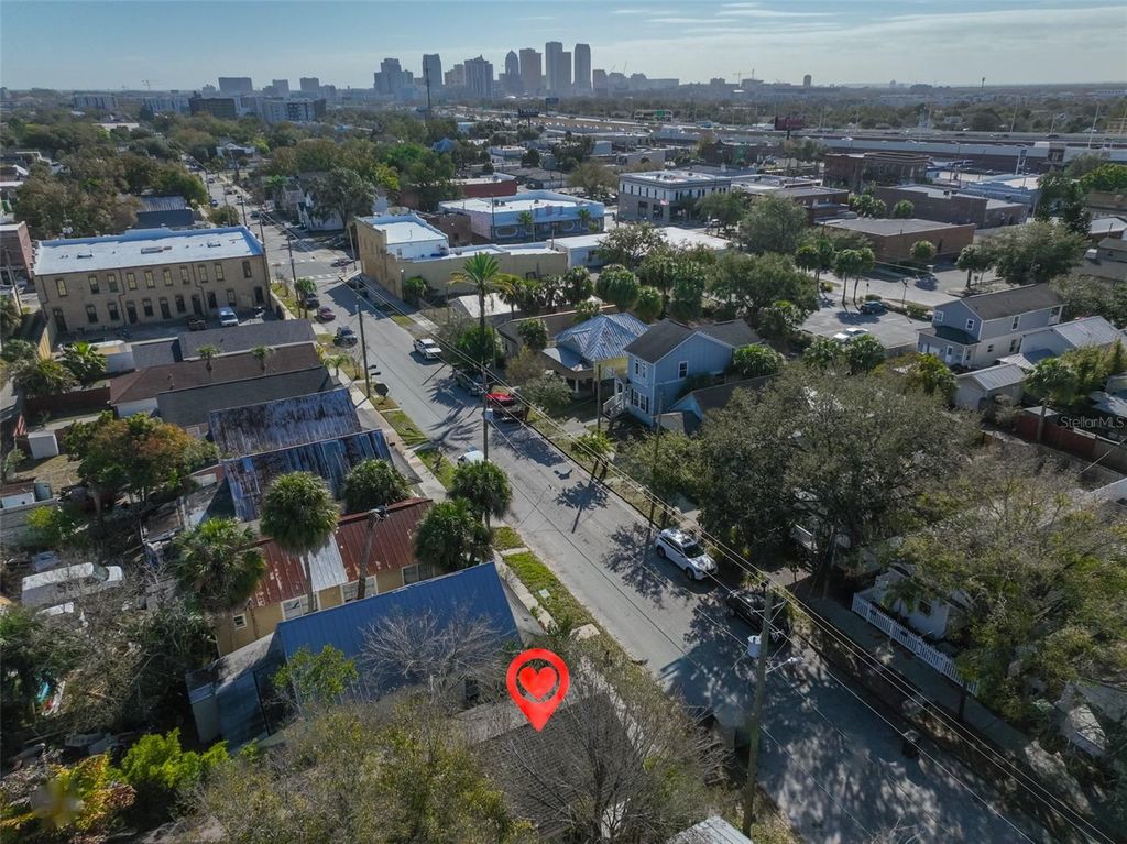 Photo of 2331 W Chestnut Street, Tampa, FL 33607 (MLS # TB8475288)
