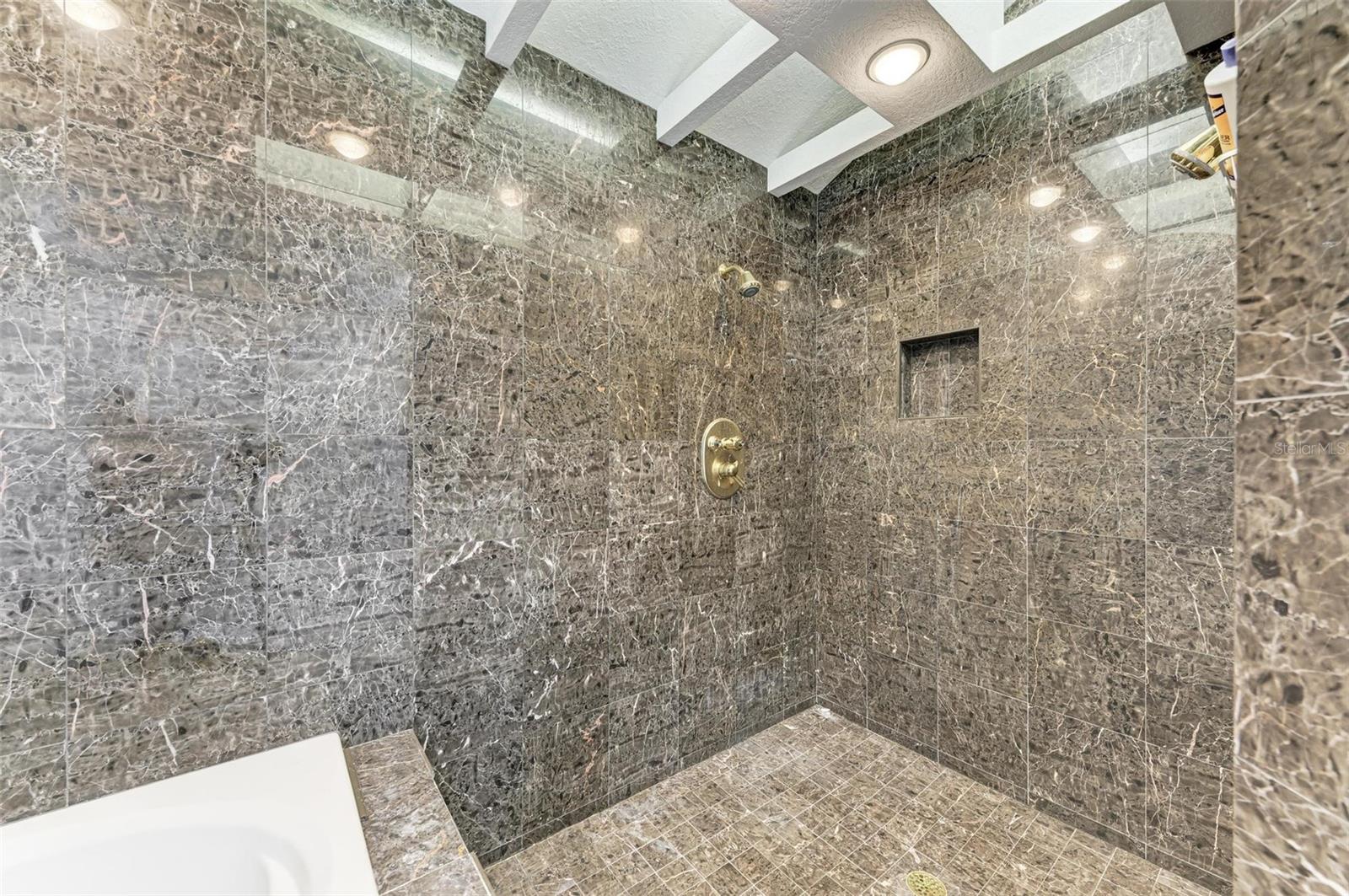 KEY ROYALE 21ST ADD - Residential