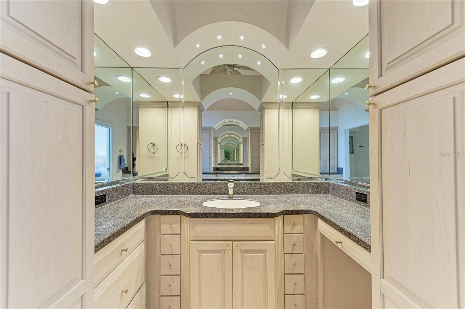 KEY ROYALE 21ST ADD - Residential