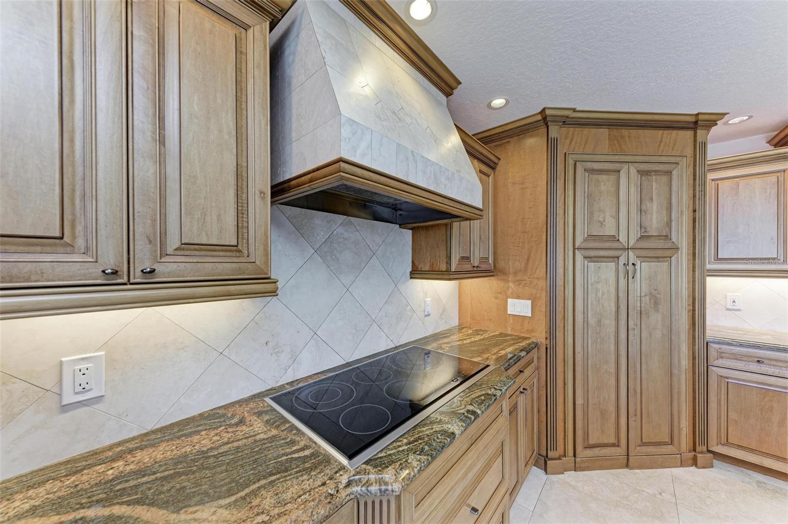 KEY ROYALE 21ST ADD - Residential