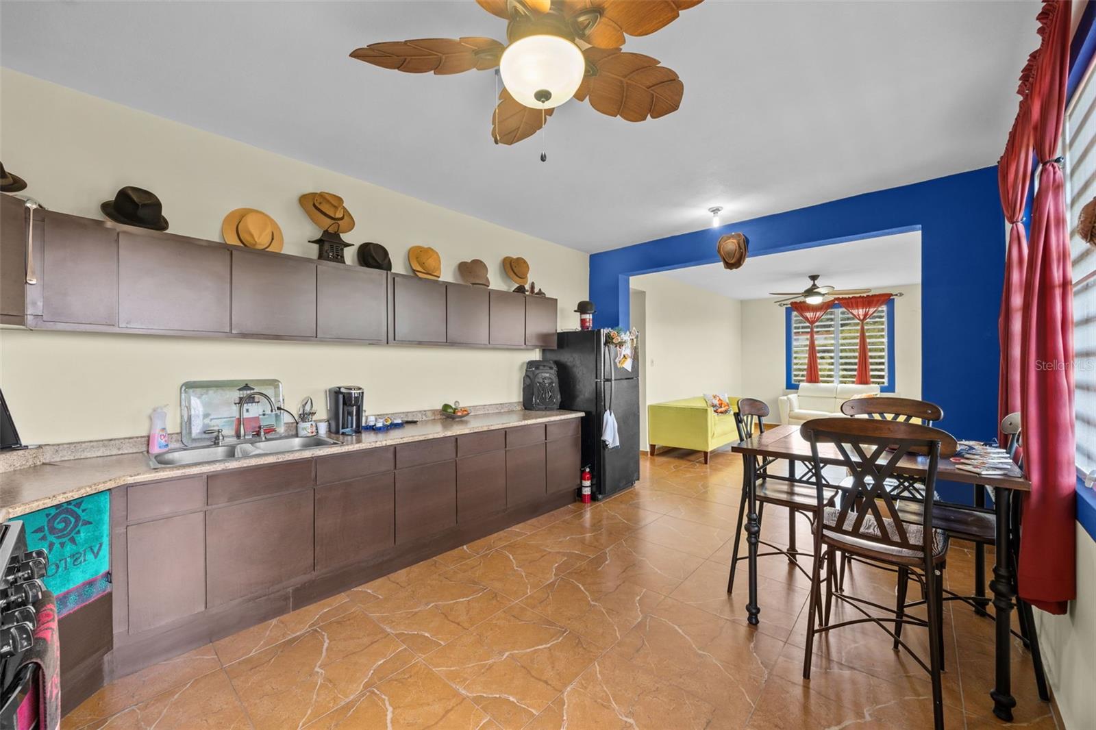 BARRIO ENSENADA - Residential
