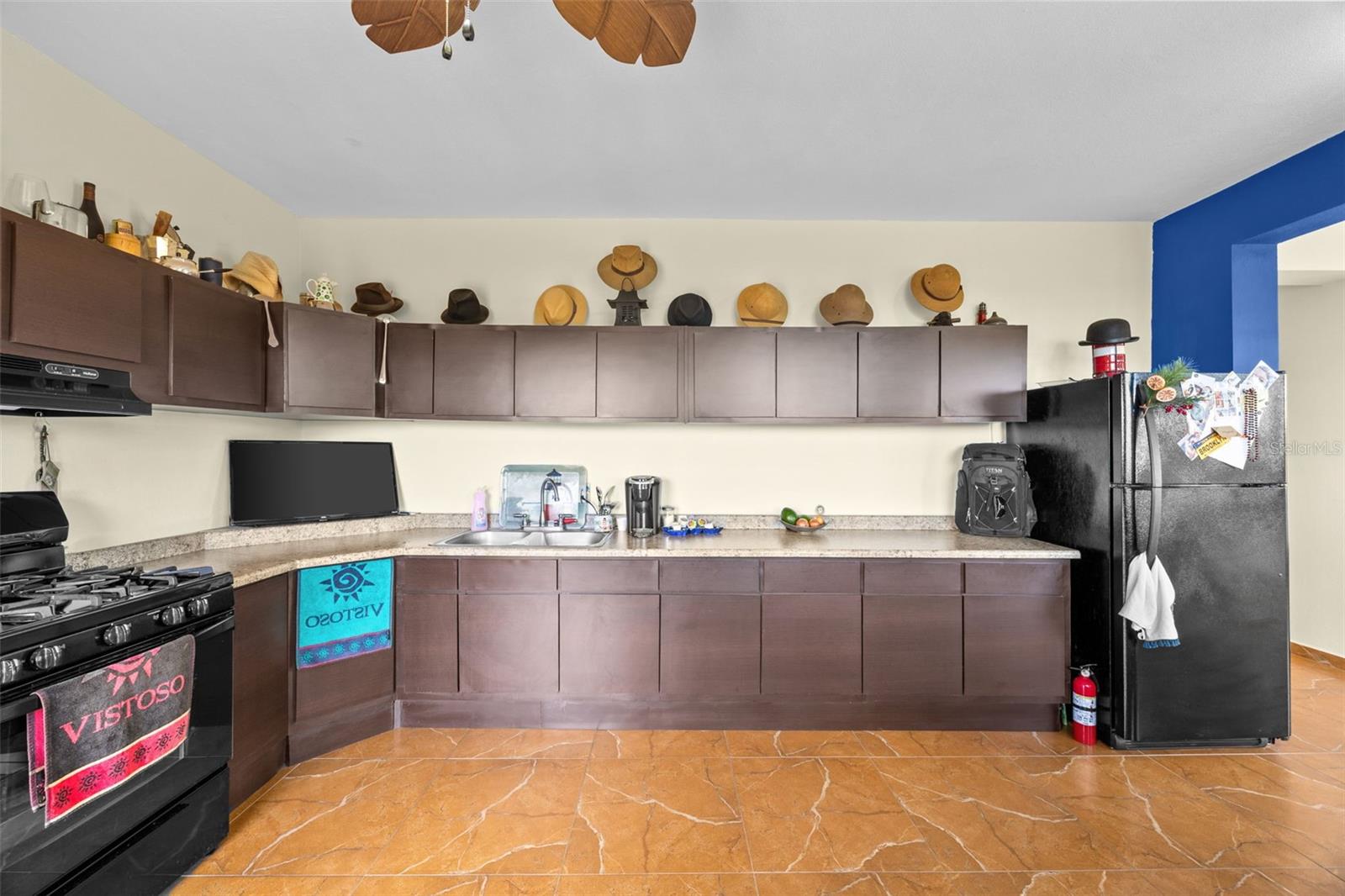 BARRIO ENSENADA - Residential