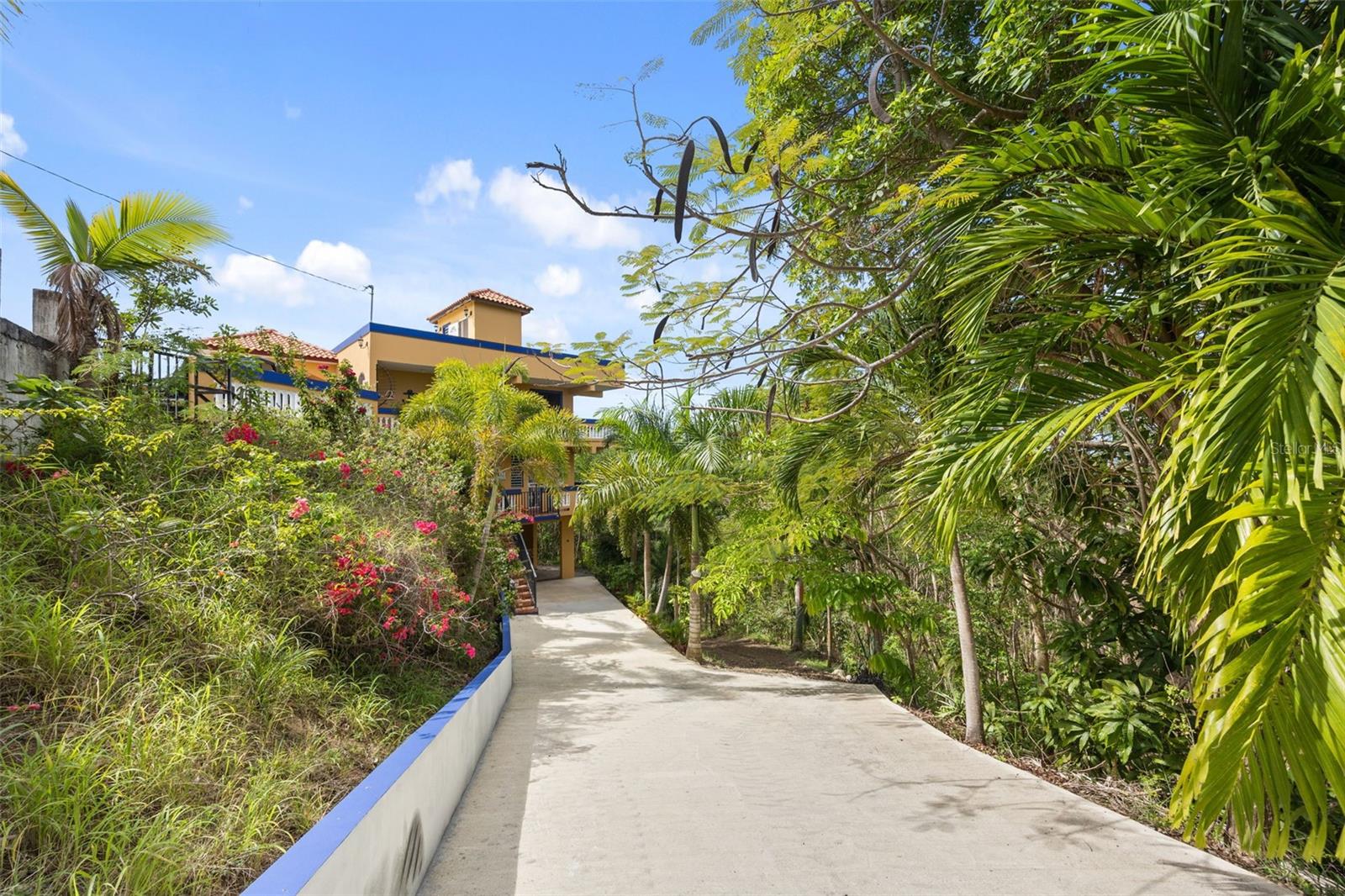 BARRIO ENSENADA - Residential