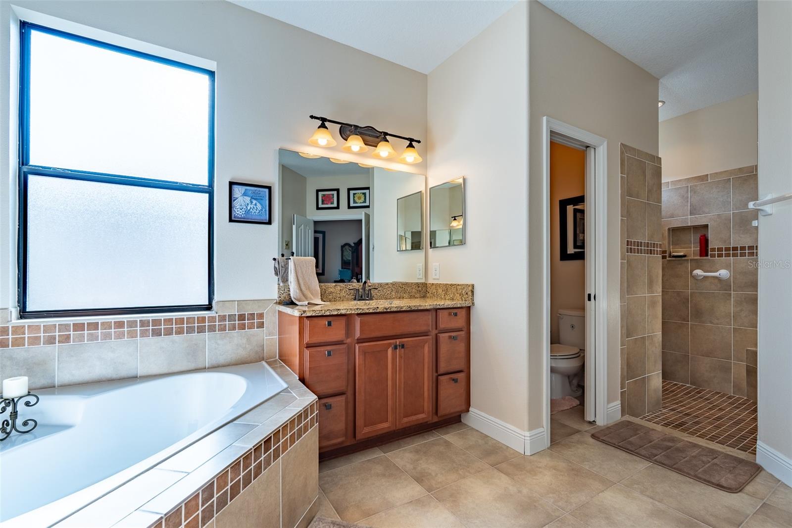 SUMMERGLEN PH 05 - Residential