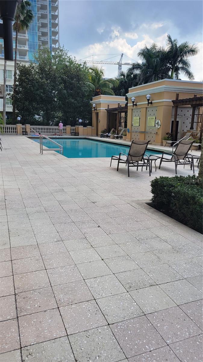 RENAISSANCE 1 - Residential Lease
