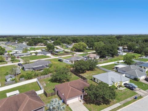 A home in PALMETTO