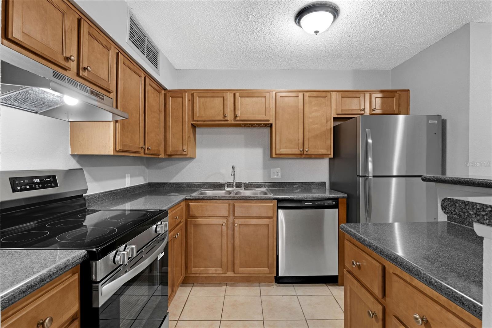 LAKEWOOD PARK A CONDO - Residential