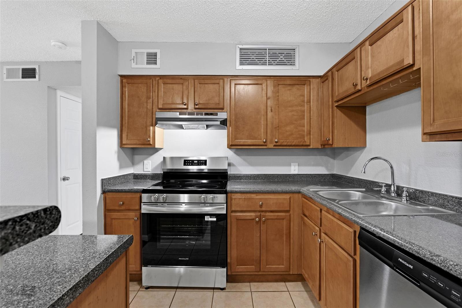 LAKEWOOD PARK A CONDO - Residential