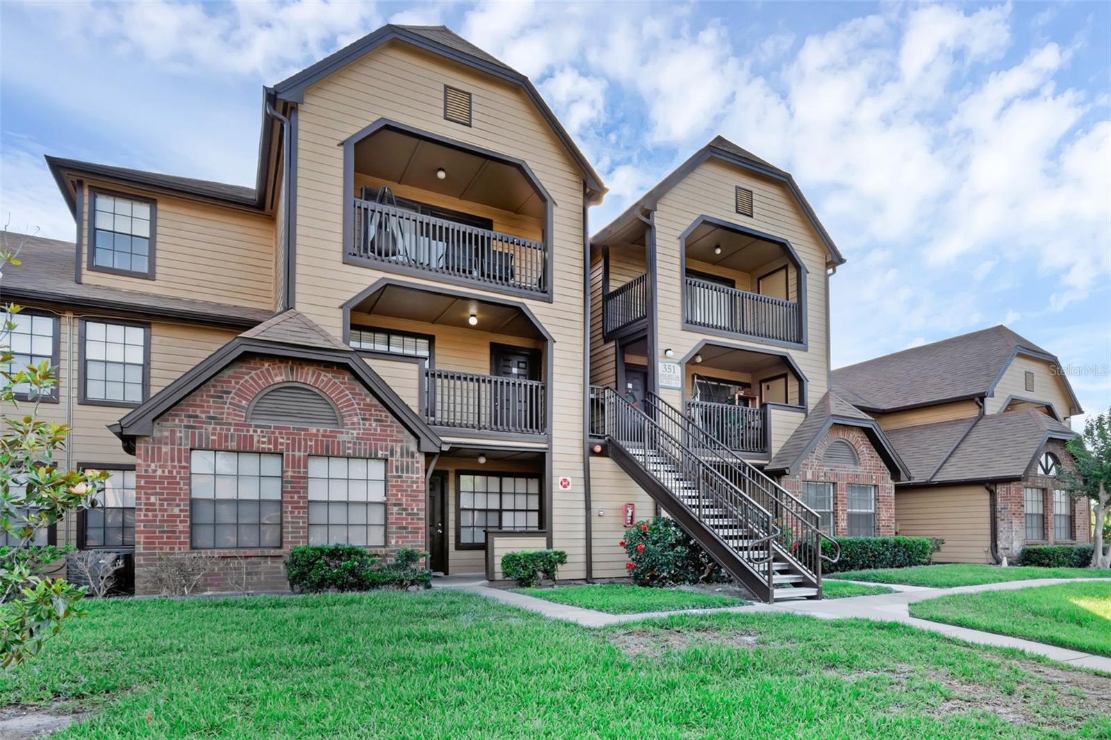 LAKEWOOD PARK A CONDO - Residential
