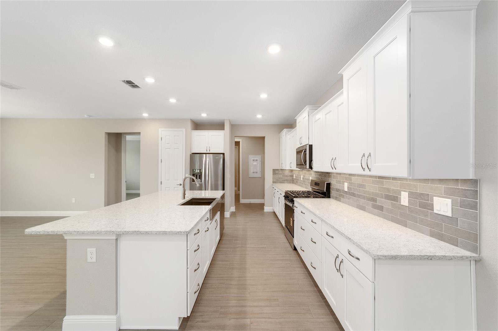 ON TOP OF THE WORLD - Residential