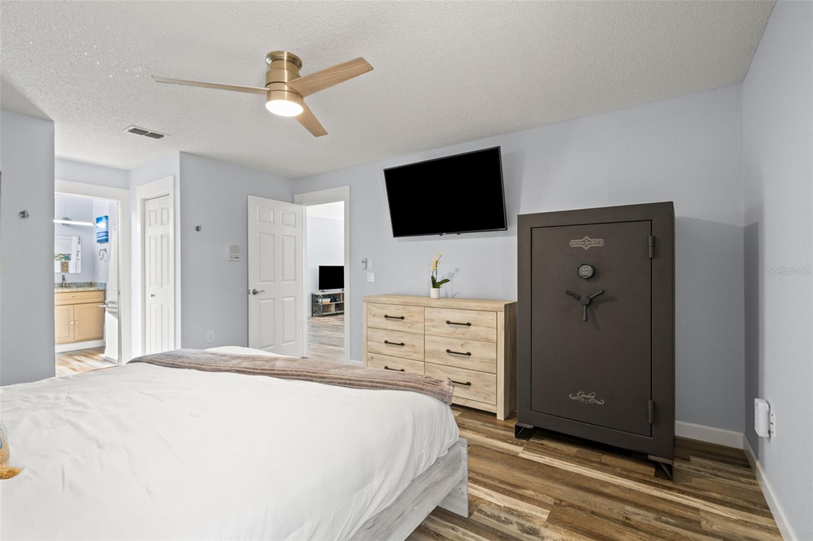 GLEN HILLS VILLAGE - Residential