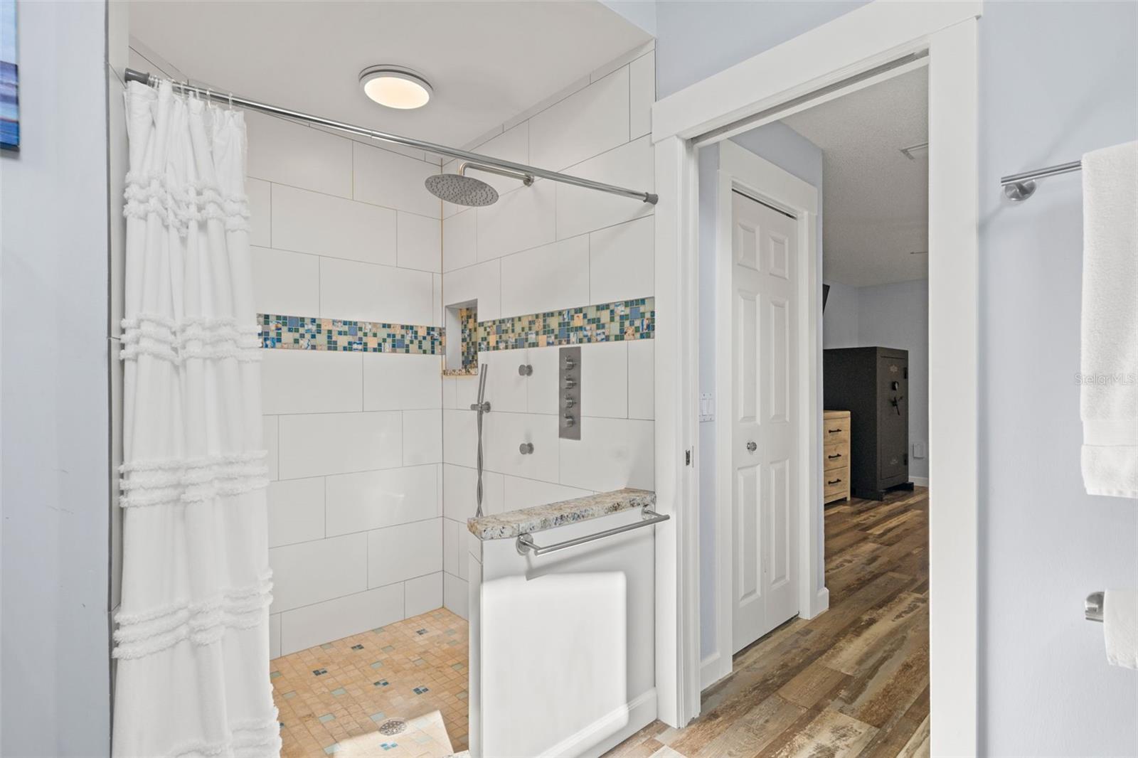 GLEN HILLS VILLAGE - Residential