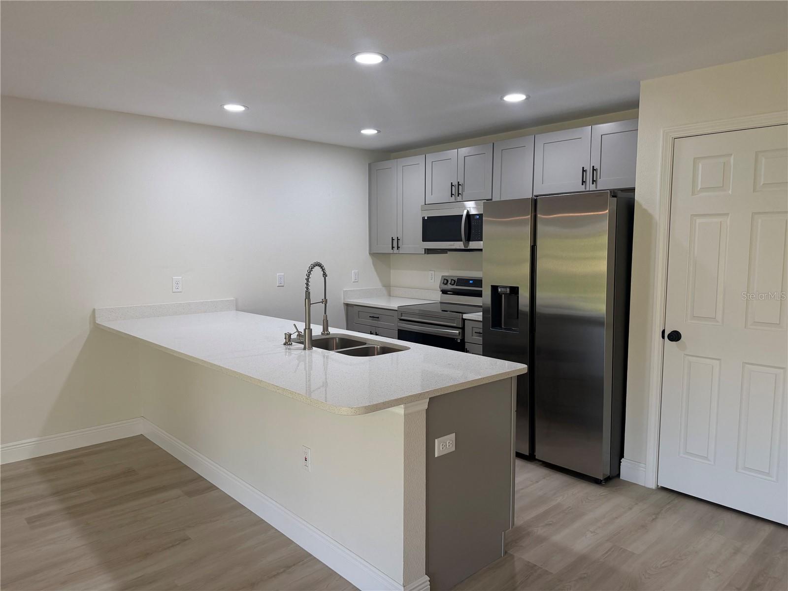 SILVER SPGS SHORES UN #25 - Residential Lease