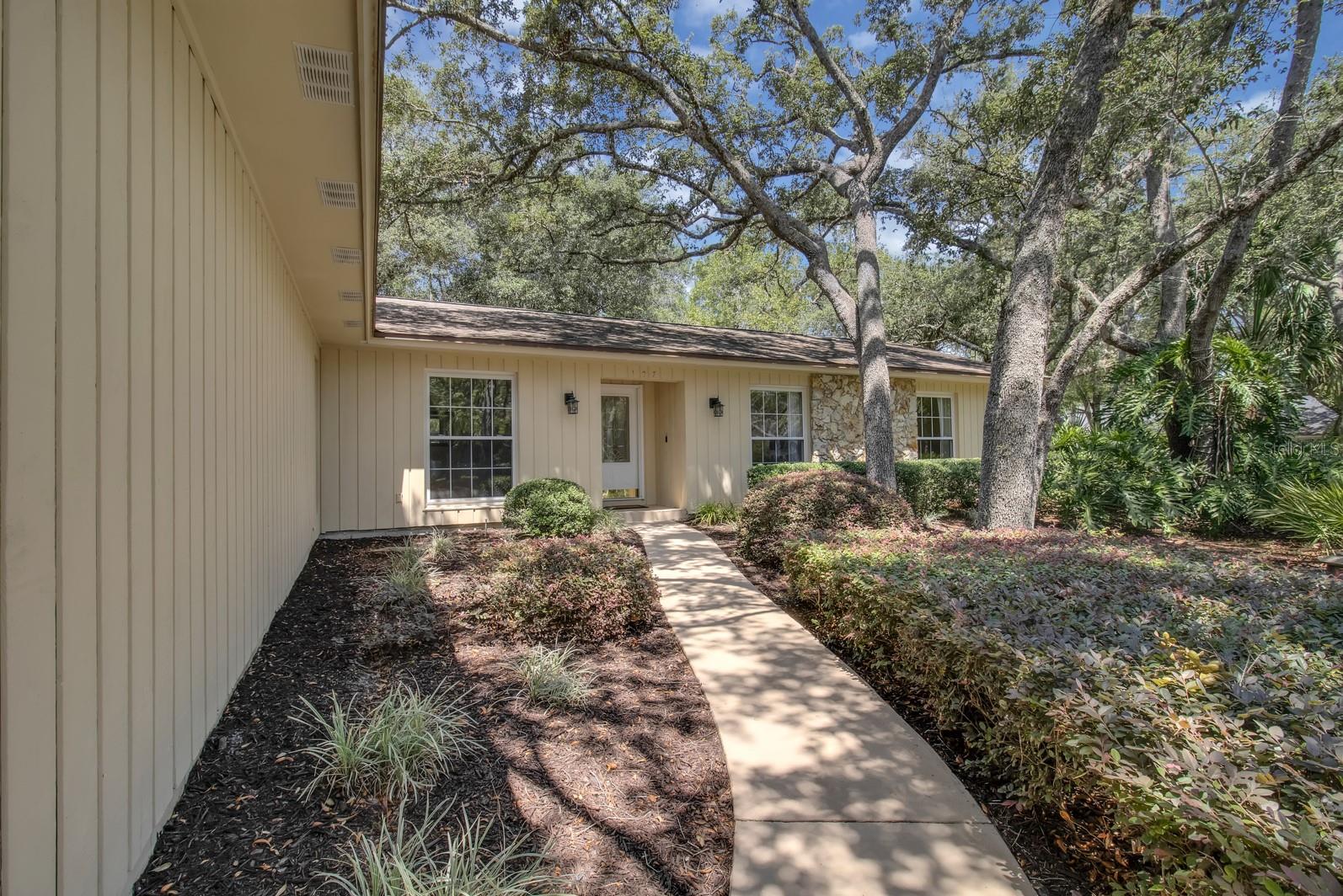 107 WAYLAND CIRCLE