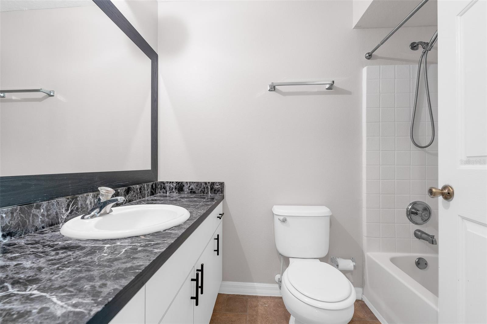 RIVERSIDE ESTATES - Residential