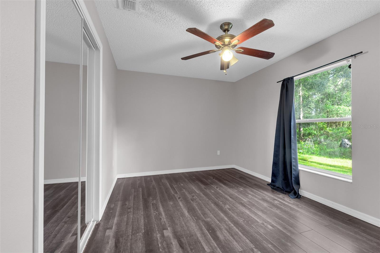 RIVERSIDE ESTATES - Residential