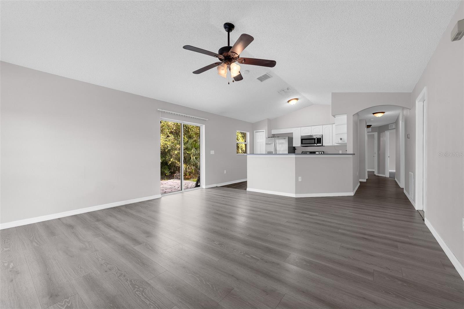 RIVERSIDE ESTATES - Residential