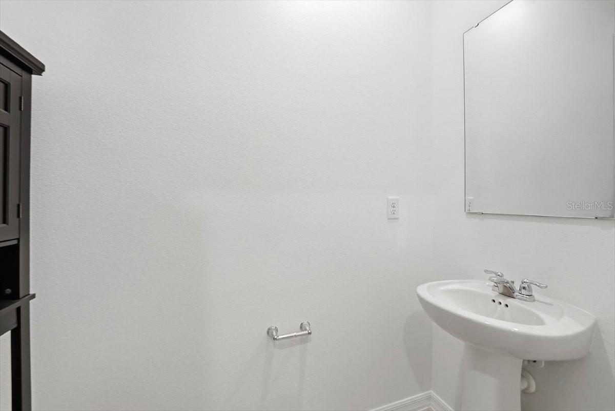 STARWOOD PH N-1B NORTH - Residential Lease