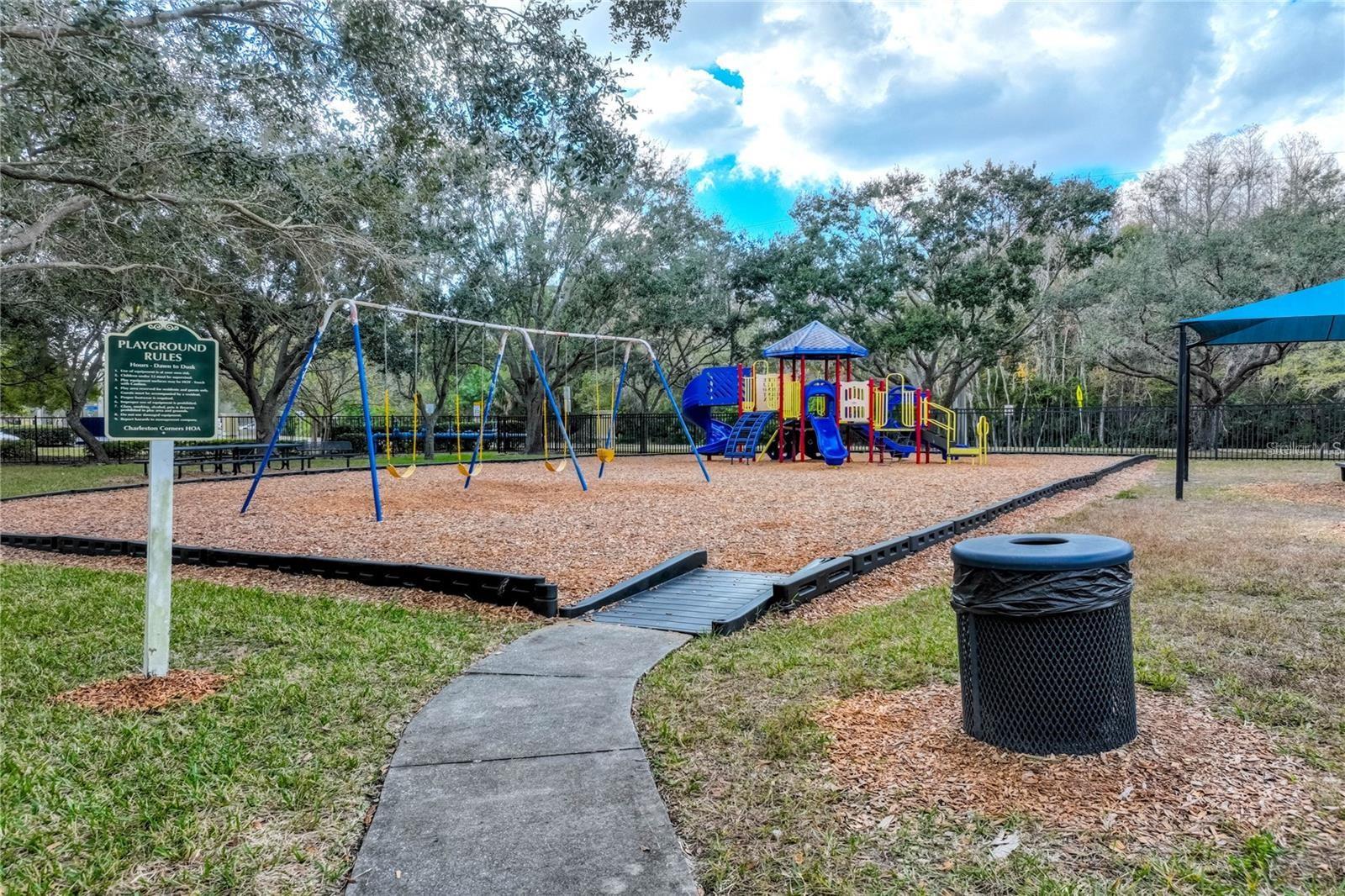 CHARLESTON PLACE TWNHMS - Residential