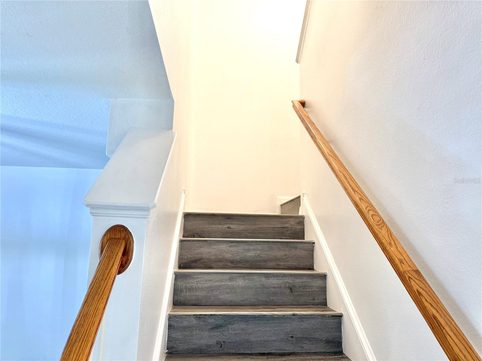 CHARLESTON PLACE TWNHMS - Residential