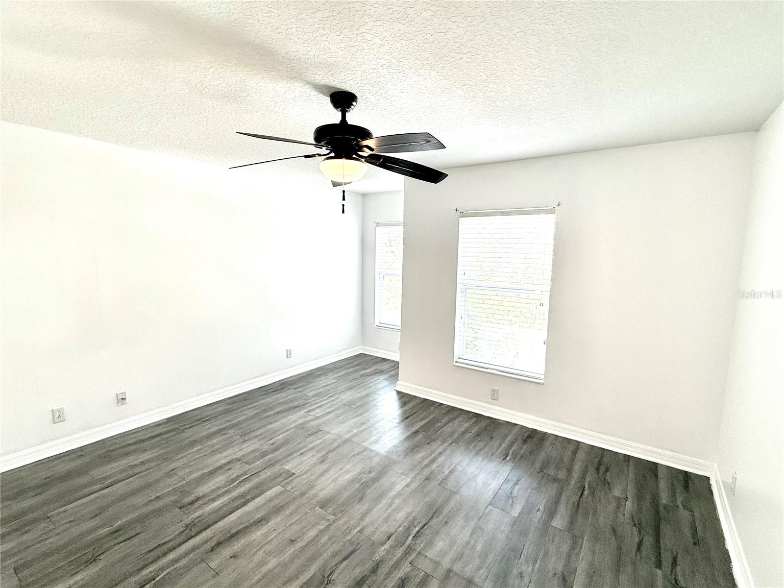 CHARLESTON PLACE TWNHMS - Residential