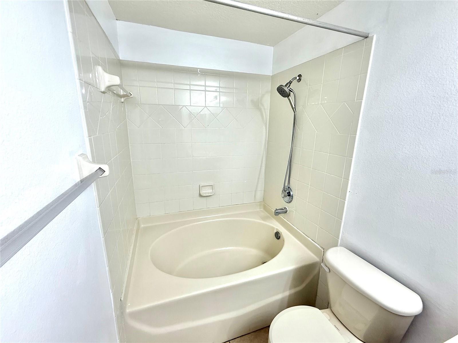 CHARLESTON PLACE TWNHMS - Residential