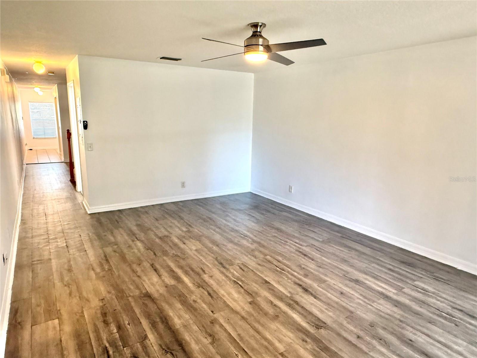 CHARLESTON PLACE TWNHMS - Residential