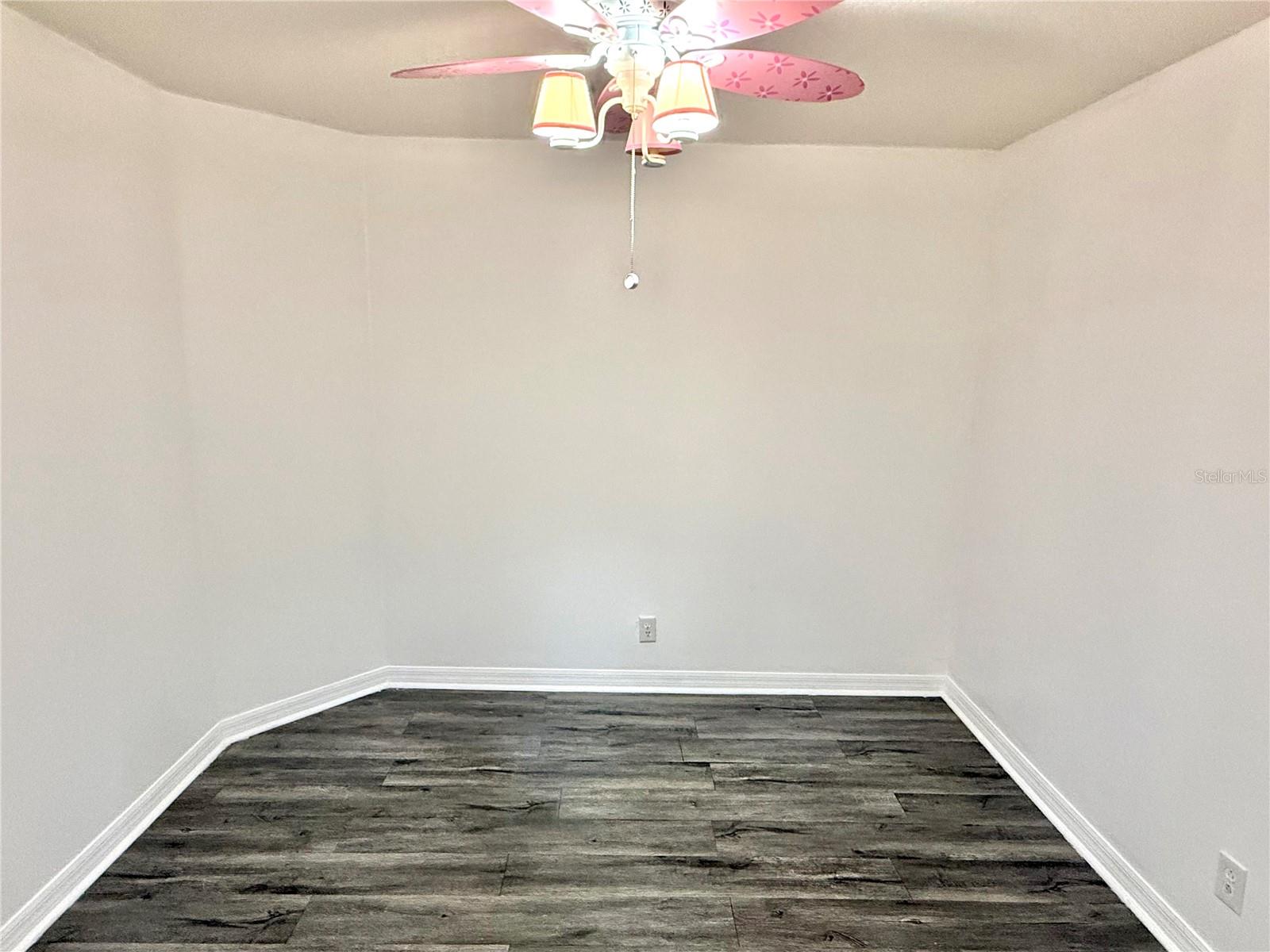 CHARLESTON PLACE TWNHMS - Residential