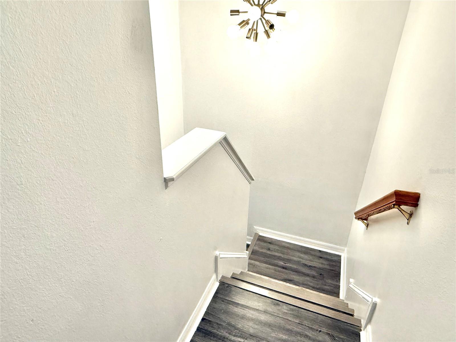 CHARLESTON PLACE TWNHMS - Residential