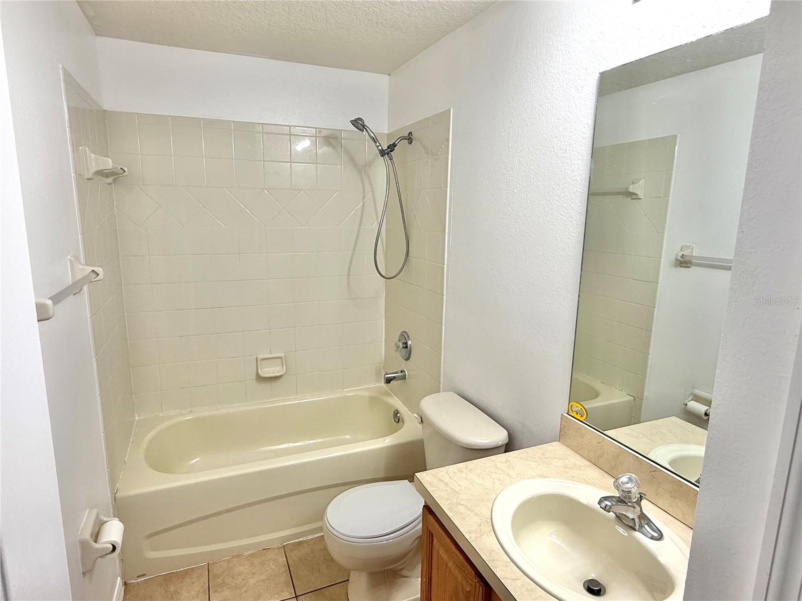 CHARLESTON PLACE TWNHMS - Residential